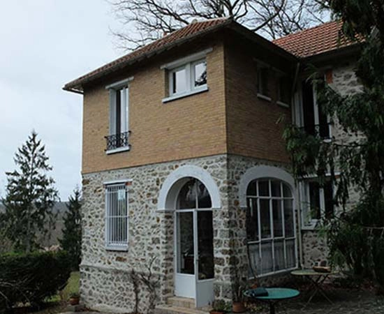 extension de la maison existante avec création d'un jardin d'hiver, d'une suite parentale et agrandissement de la cuisine existante.